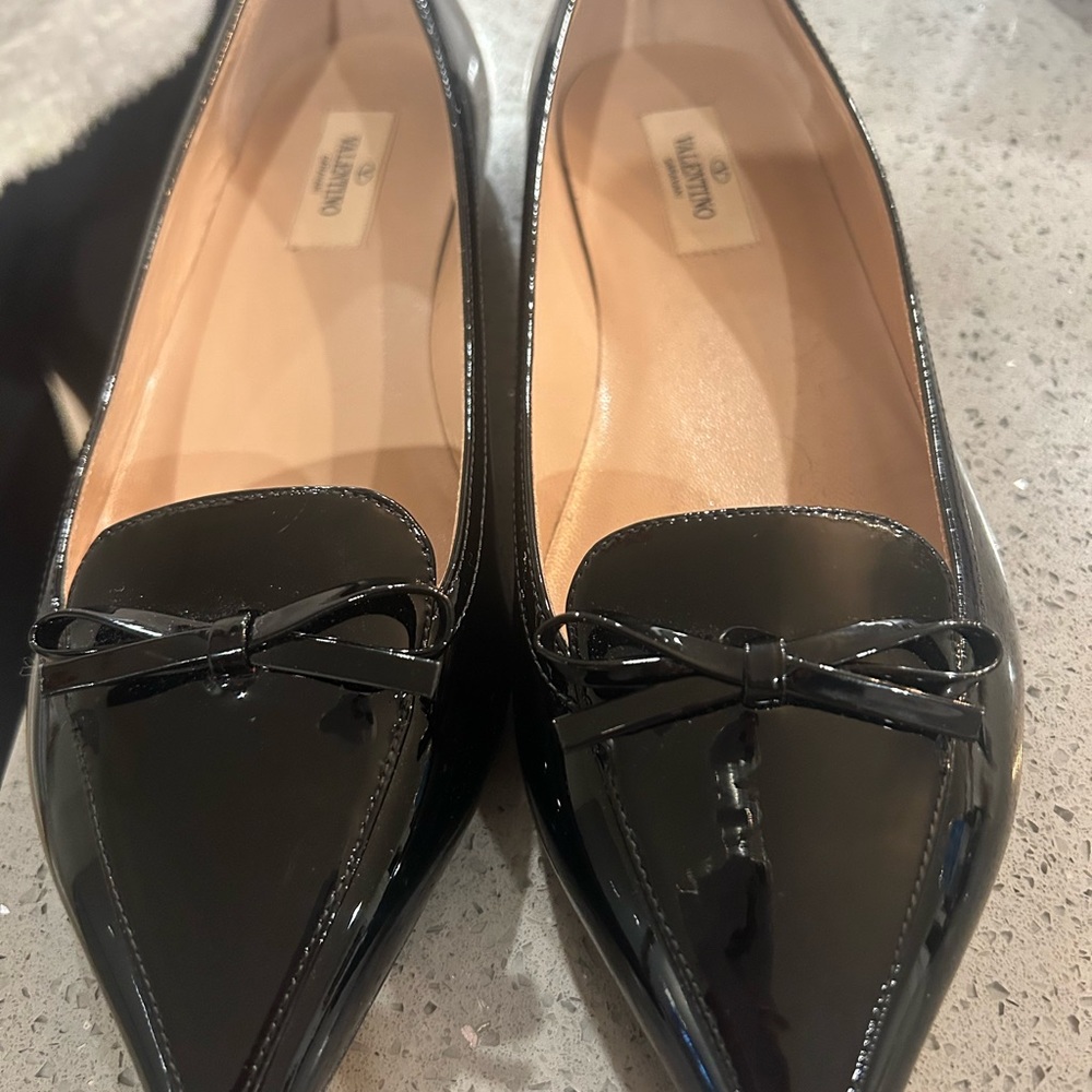 Flat Valentine , brand-new the original price it’s 900